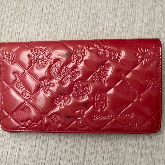 Authentic CHANEL Icon Bifold - Picture 3 of 12